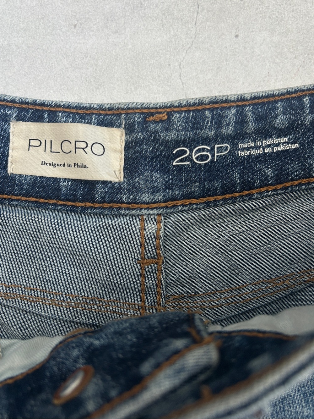 Anthropologie Pilcro Kayden Carpenter Barrel Jeans -  Size 26P | Blue Sands Wash - Picture 7 of 16
